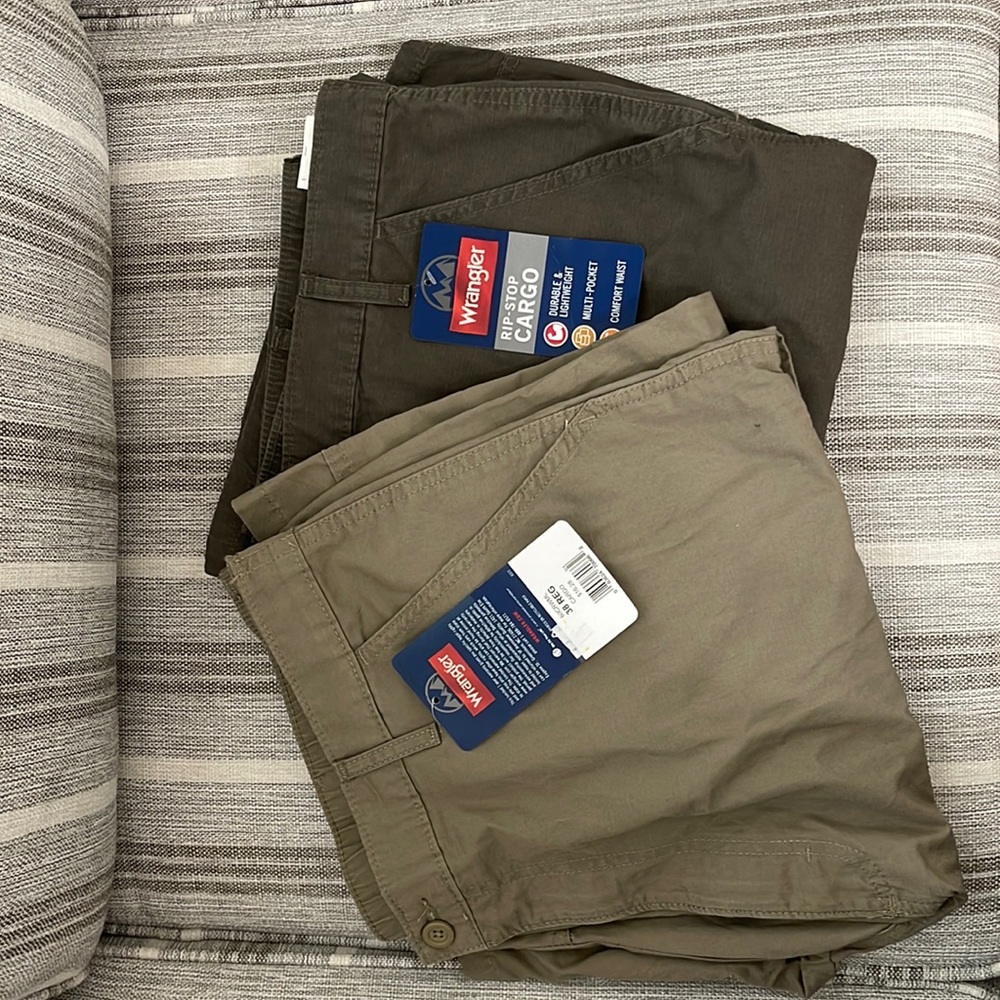 Two Pair Men’s Wrangler Rip-Stop Cargo Shorts 38